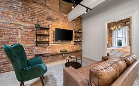 The Goodman: Front Street Flats